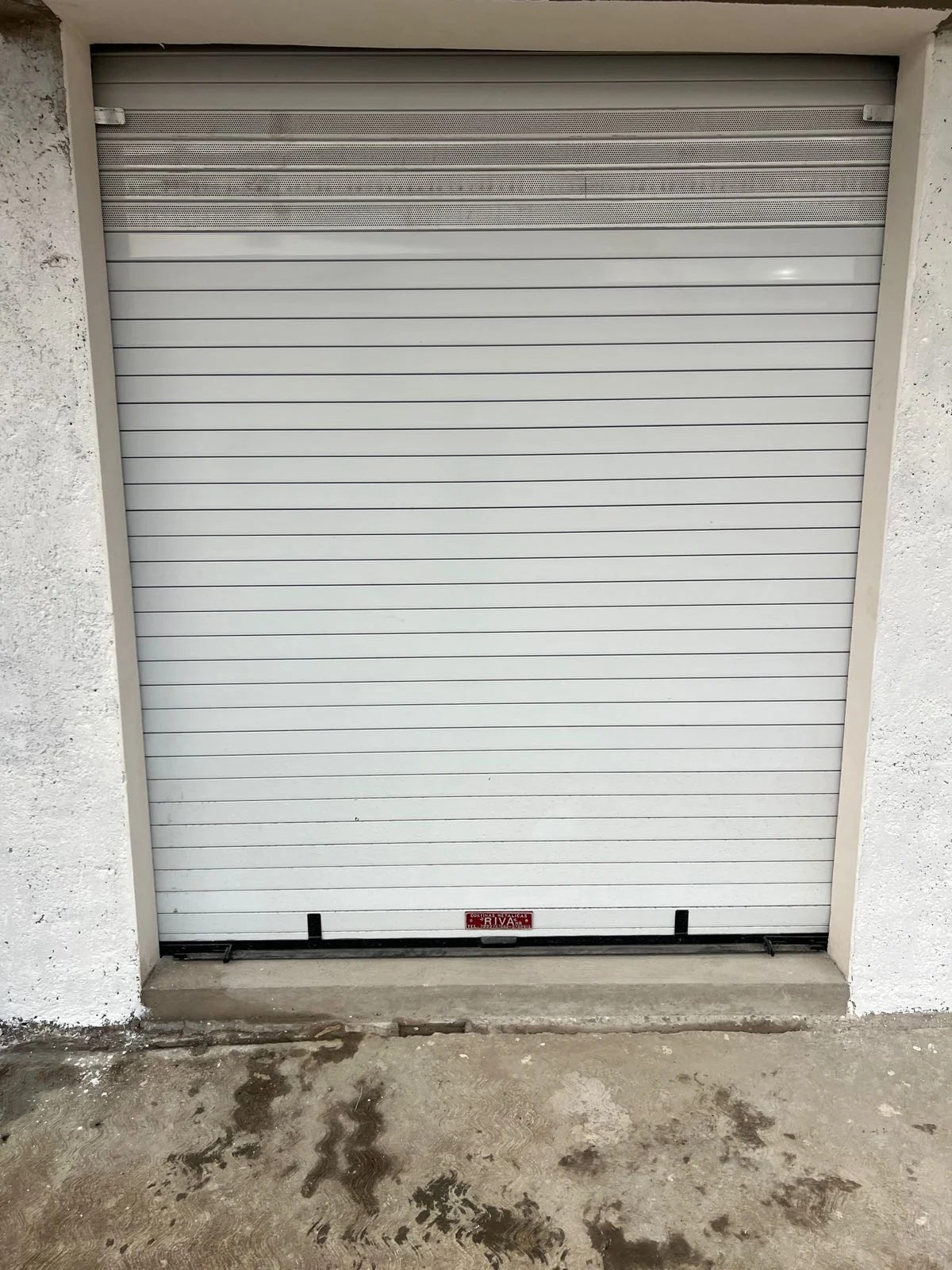 Cortina metálica de bodega